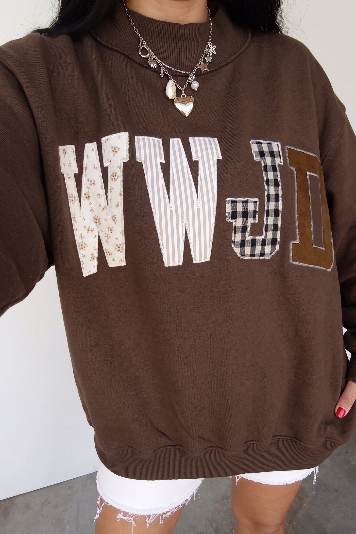 Gray WWJD Mixed Pattern Embroidered Patch Graphic Mock Neck Sweatshirt